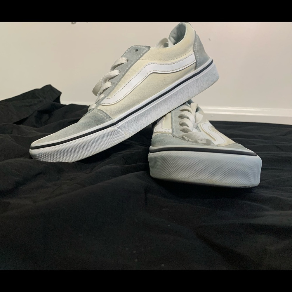 Vans a little worn in but still in good shape I’ll lower the price tho .